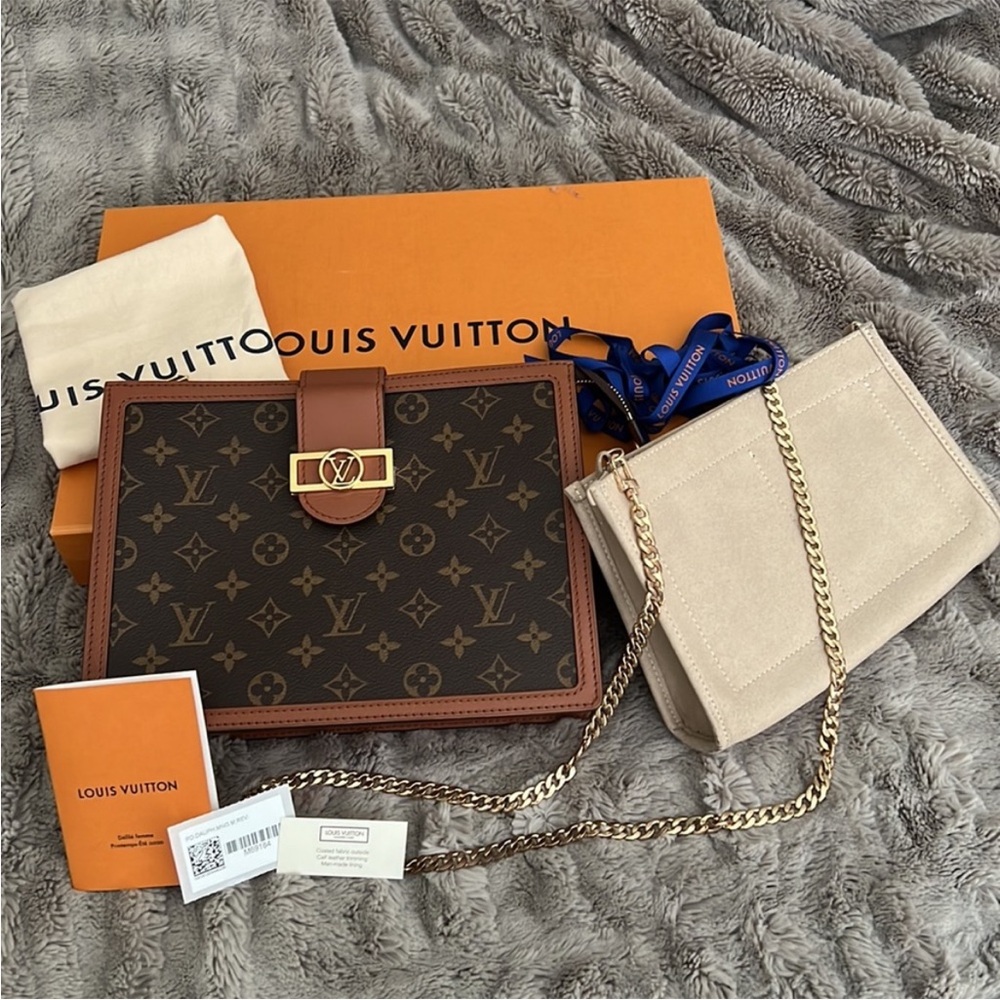 LOUIS VUITTON Monogram Pochette Dauphine Toiletry Pouch